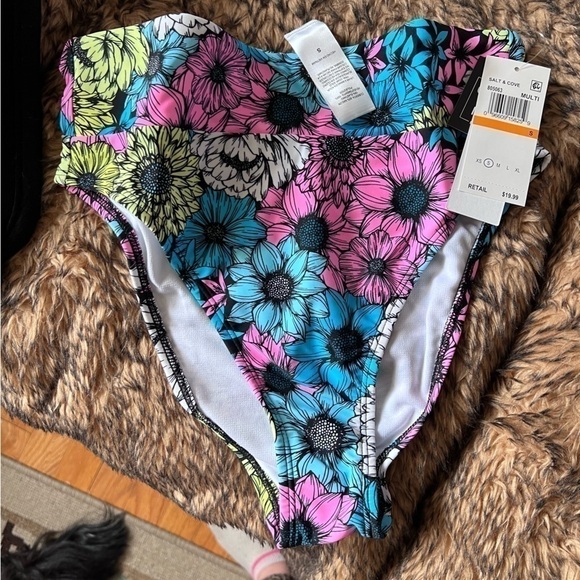 Salt + COVE
Juniors' Blossomed Printed High-Waist Bikini Bottoms Size Small NWT - Picture 2 of 5